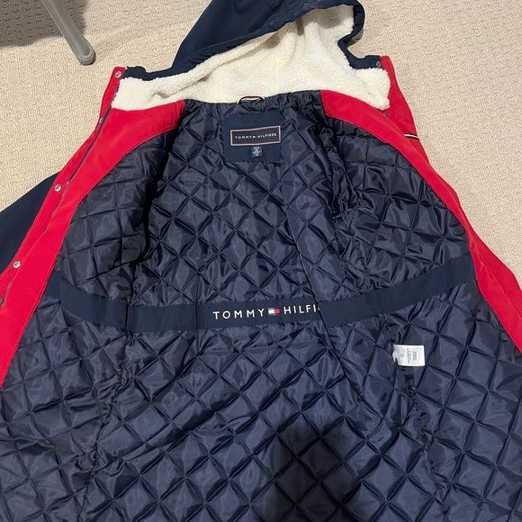 BNWOT Tommy Hilfiger Winter Jacket - Picture 3 of 6